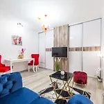 Royal Luxuria Modern