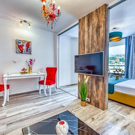 Royal Luxuria Modern 아파트 *