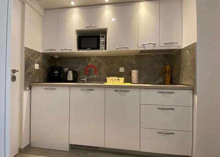 Royal Luxuria Modern