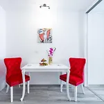Royal Luxuria Modern